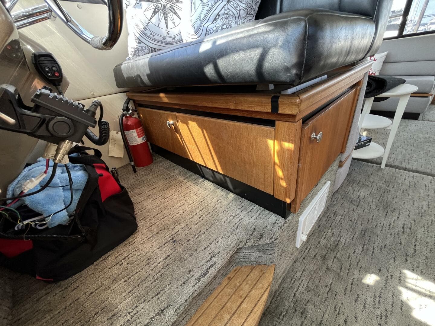 1996 Bayliner 3788 Command Bridge — photo 38