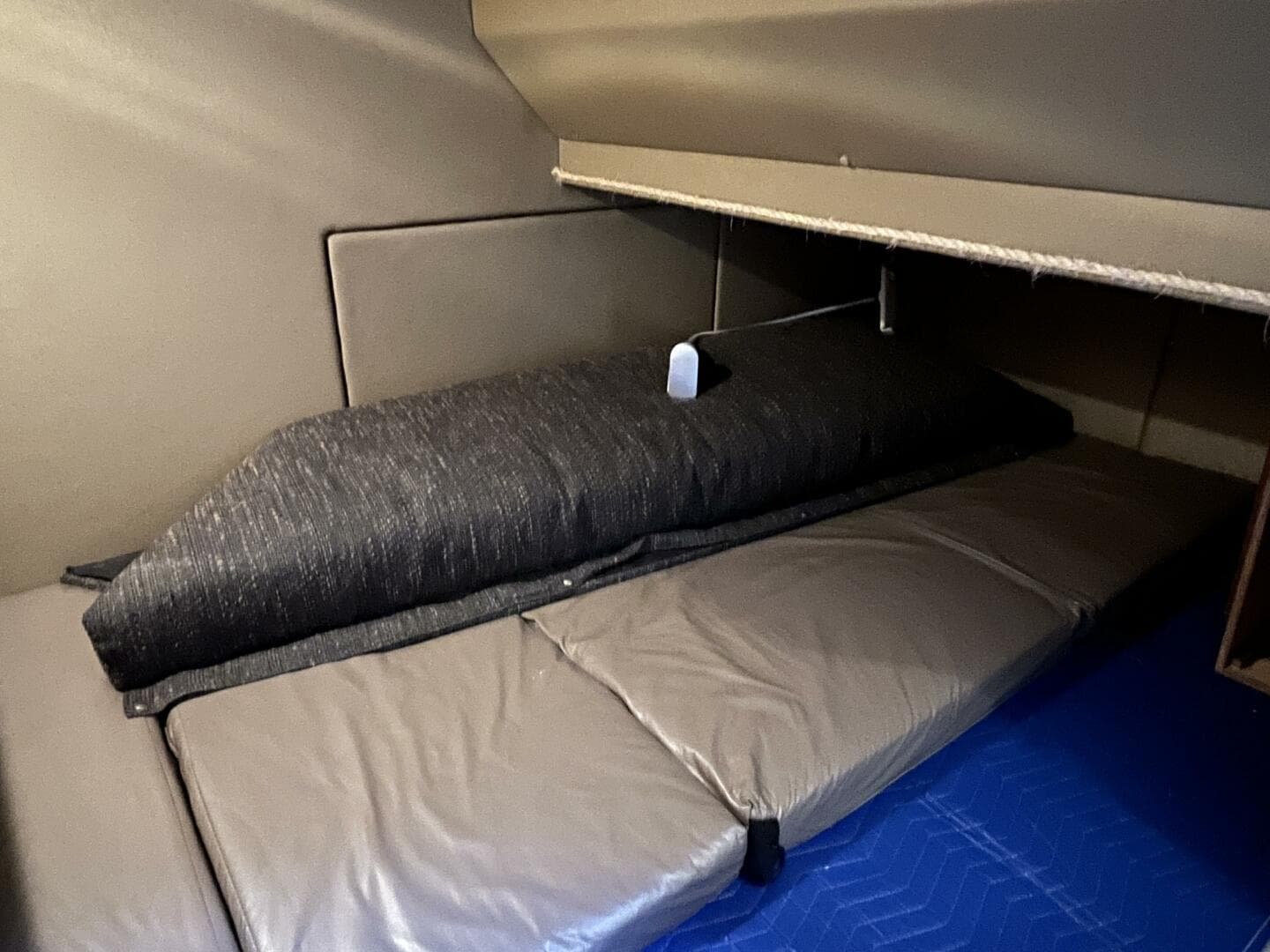 1996 Bayliner 3788 Command Bridge — photo 22