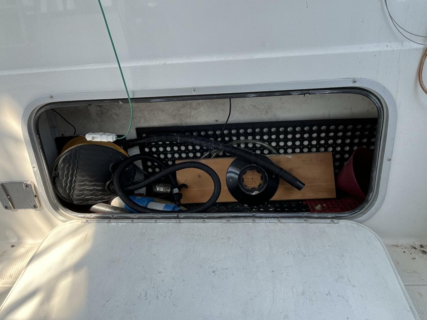 1996 Bayliner 3788 Command Bridge — photo 10