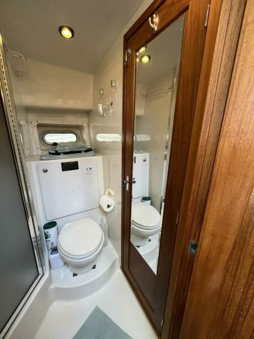 1996 Bayliner 3788 Command Bridge — photo 26