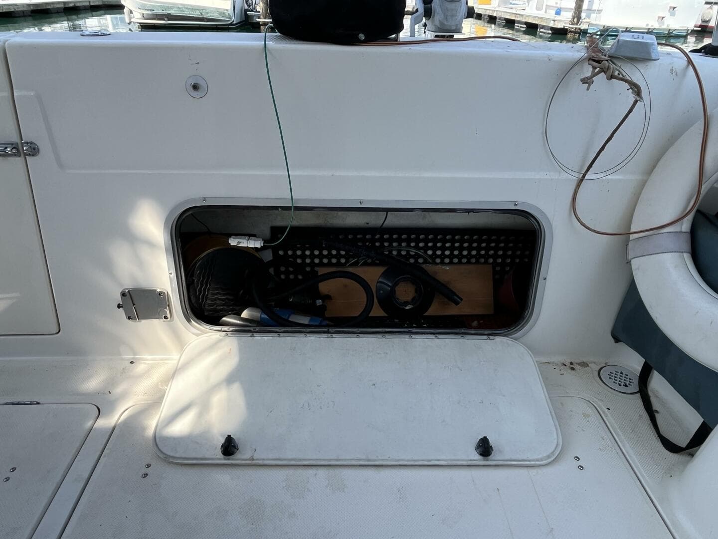 1996 Bayliner 3788 Command Bridge — photo 11