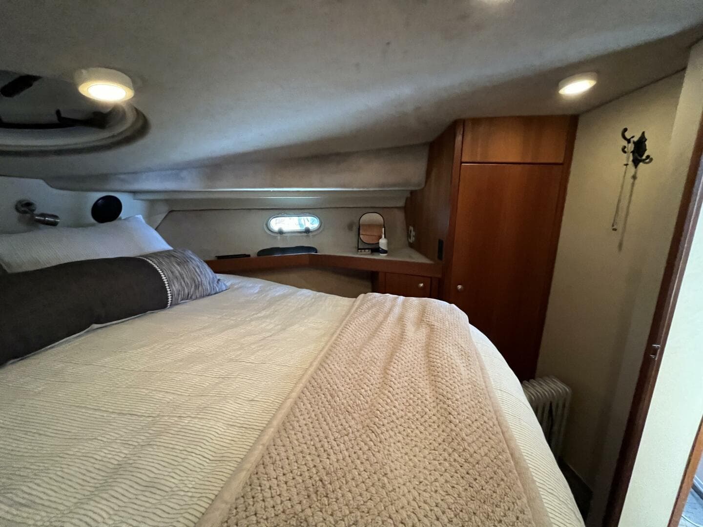 1996 Bayliner 3788 Command Bridge — photo 37