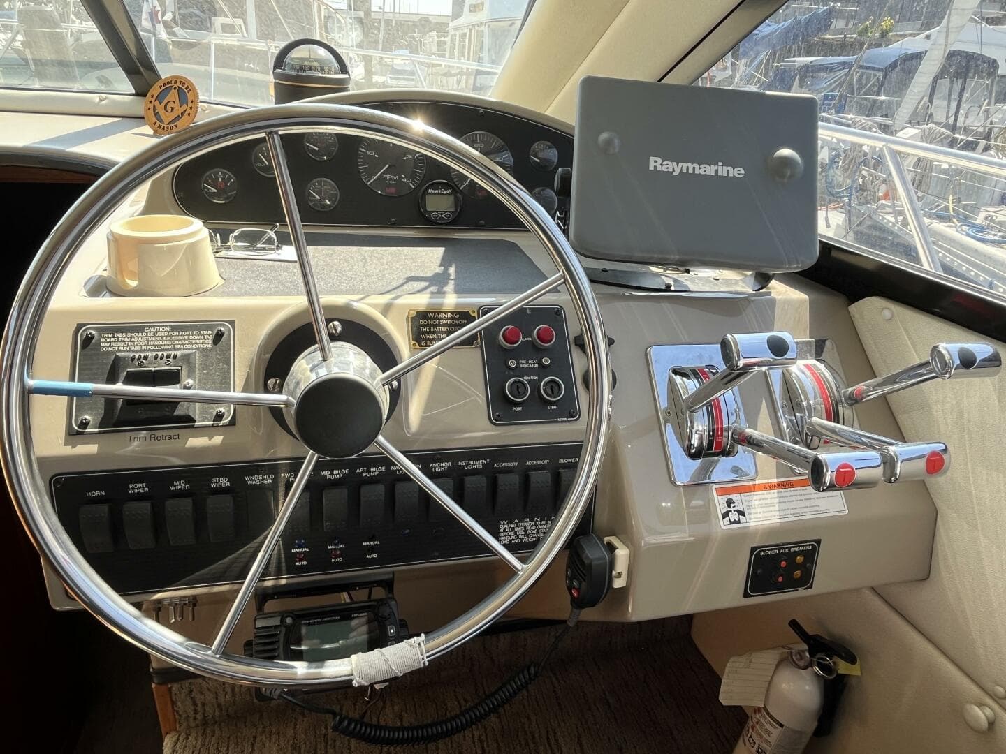 1996 Bayliner 3788 Command Bridge — photo 4