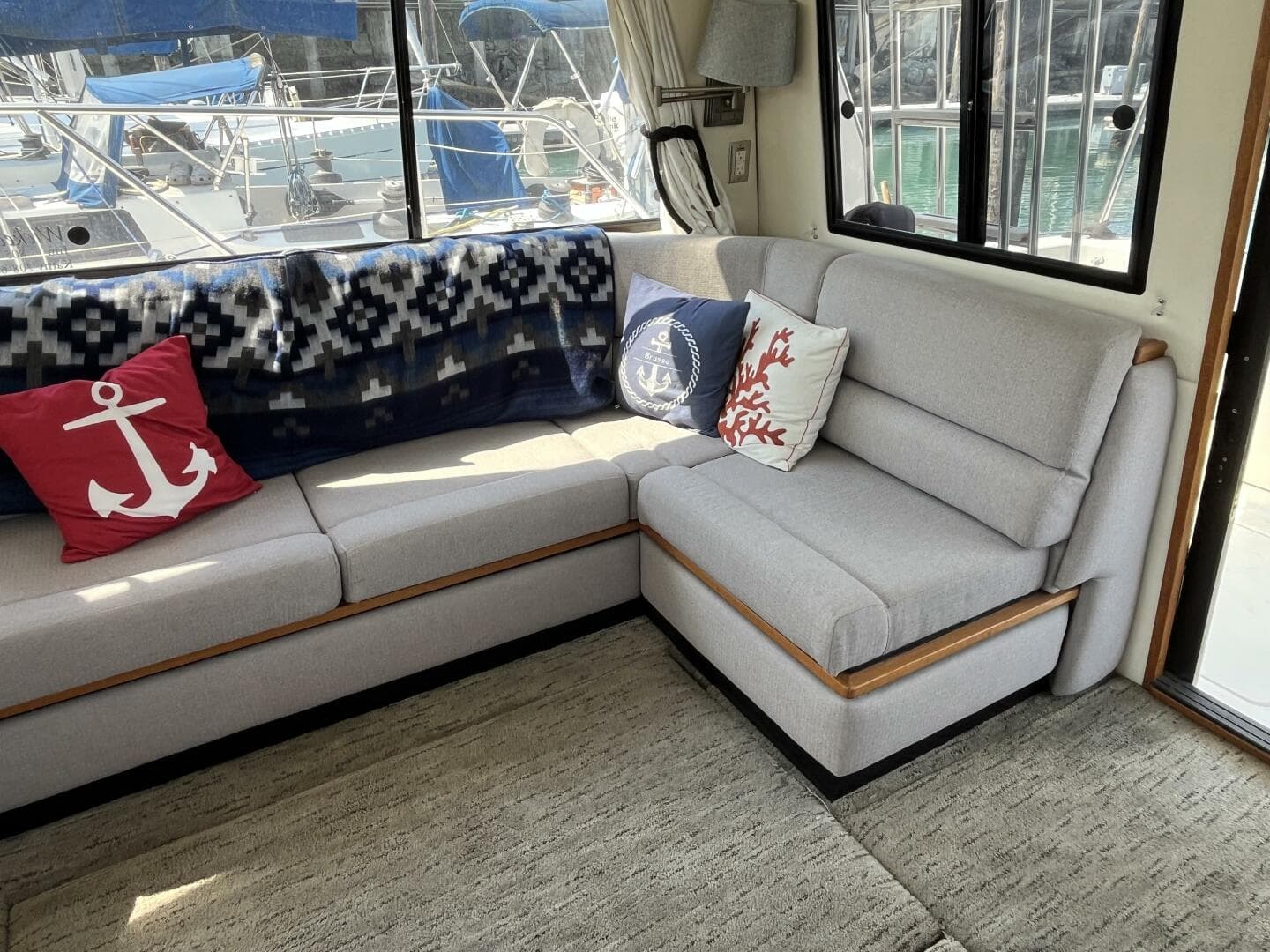 1996 Bayliner 3788 Command Bridge — photo 15