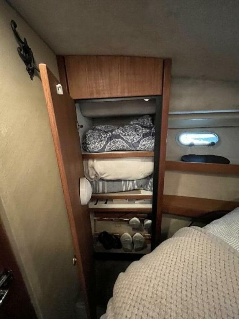 1996 Bayliner 3788 Command Bridge — photo 35