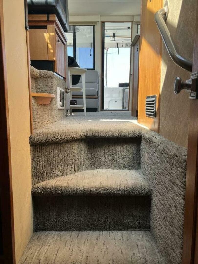 1996 Bayliner 3788 Command Bridge — photo 42