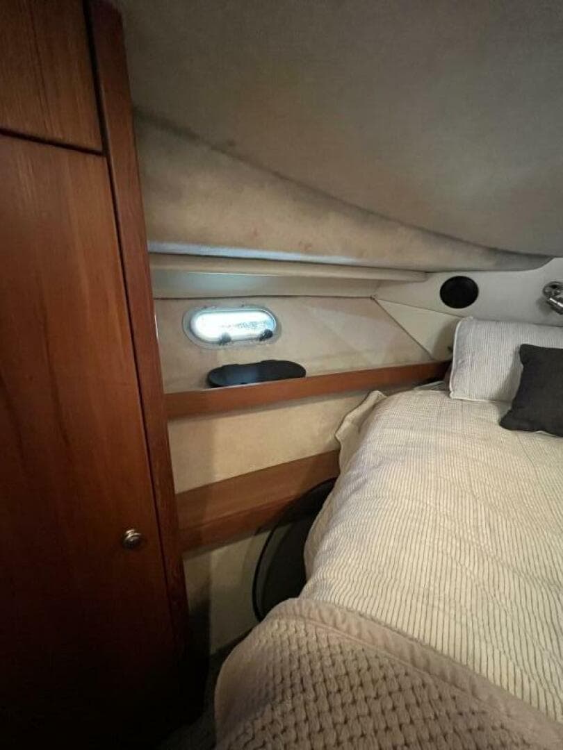 1996 Bayliner 3788 Command Bridge — photo 36