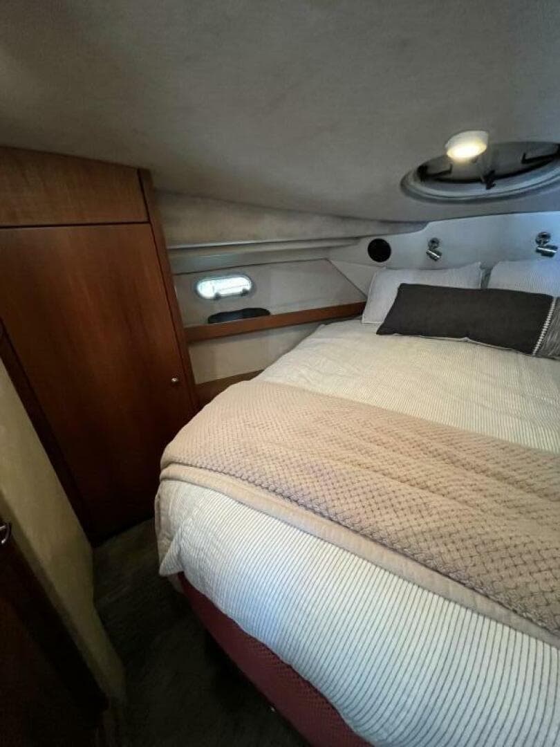 1996 Bayliner 3788 Command Bridge — photo 30