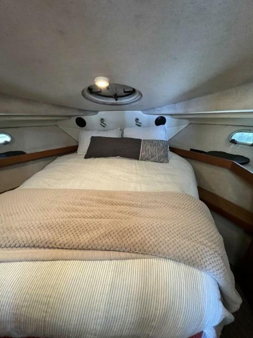 1996 Bayliner 3788 Command Bridge — photo 31