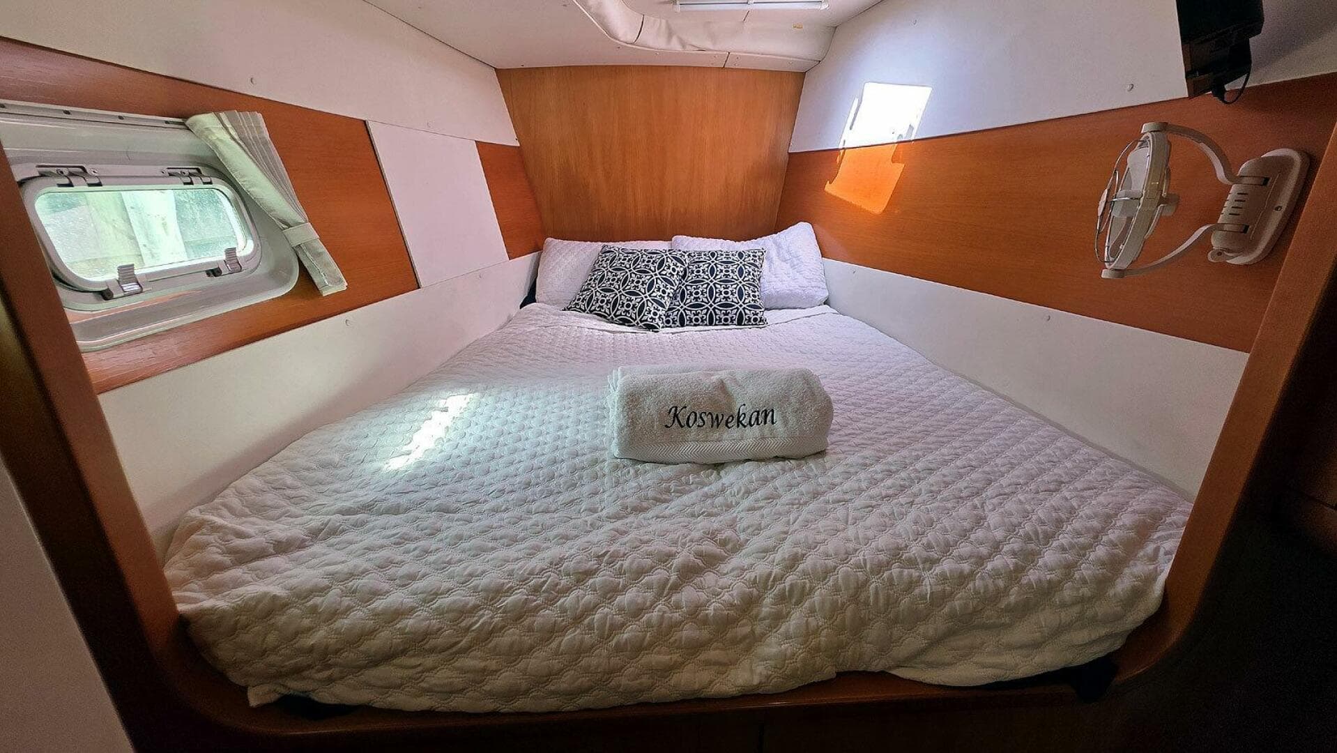 2004 Lagoon 2 Sr — photo 27