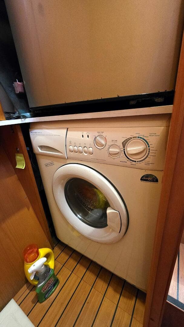 2004 Lagoon 2 Sr — photo 24