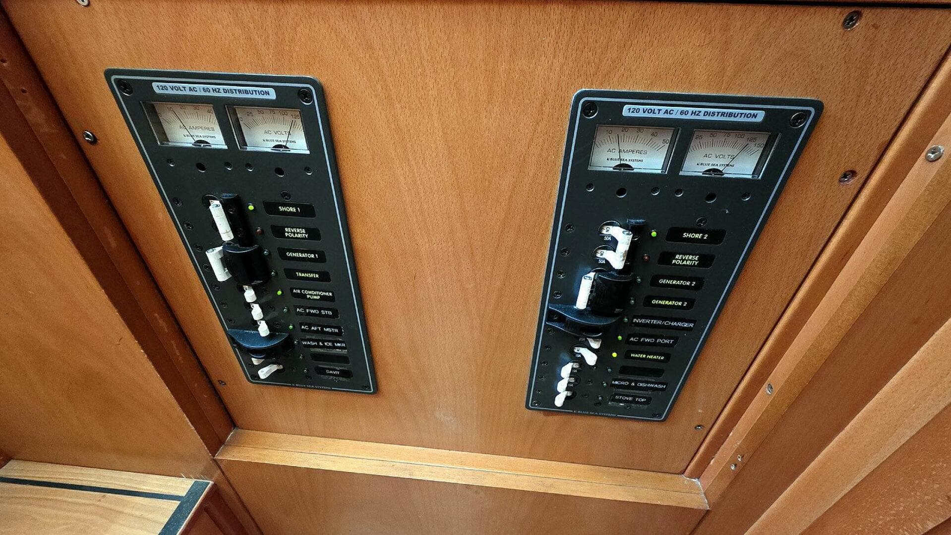 2004 Lagoon 2 Sr — photo 58