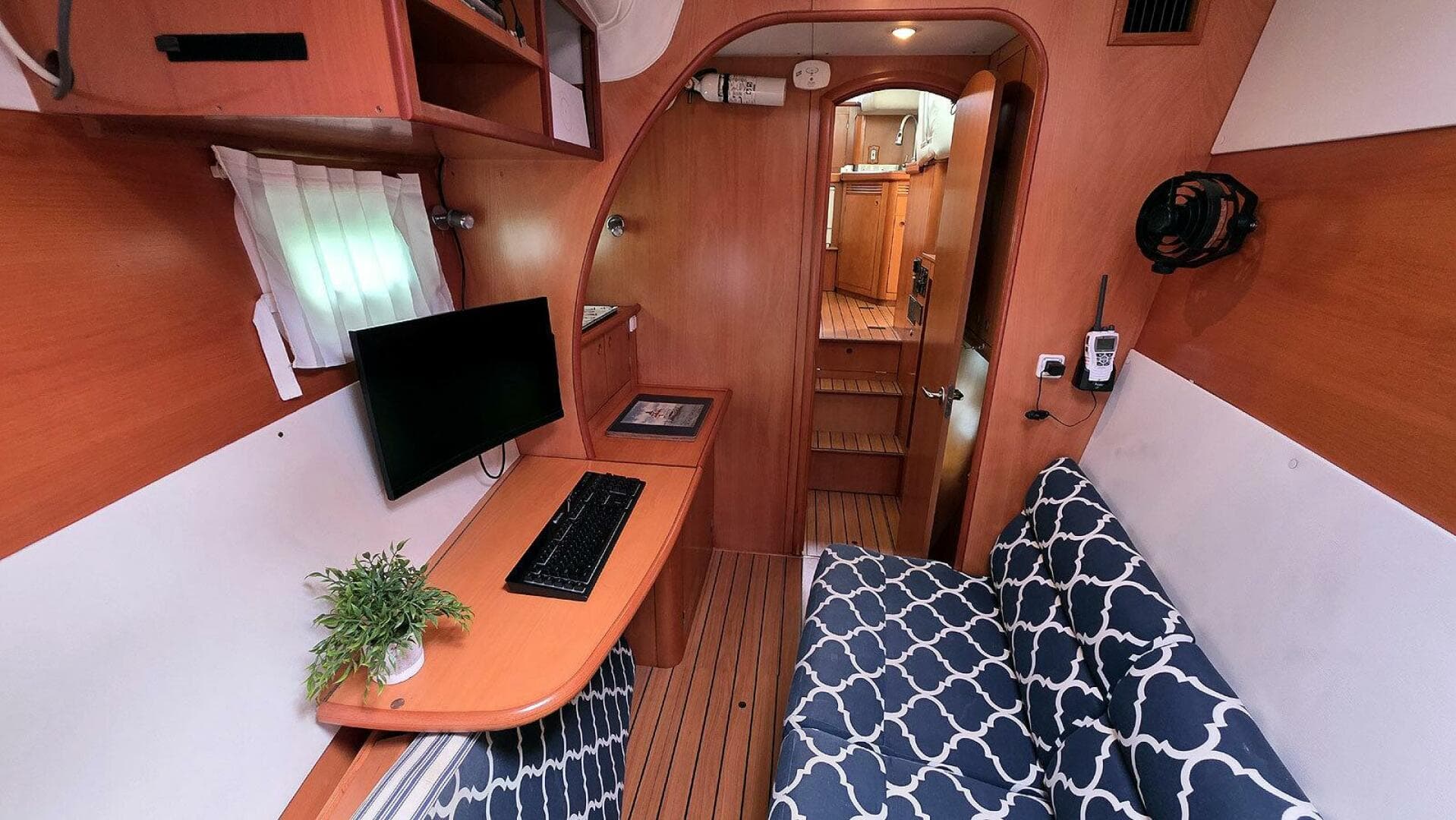 2004 Lagoon 2 Sr — photo 20