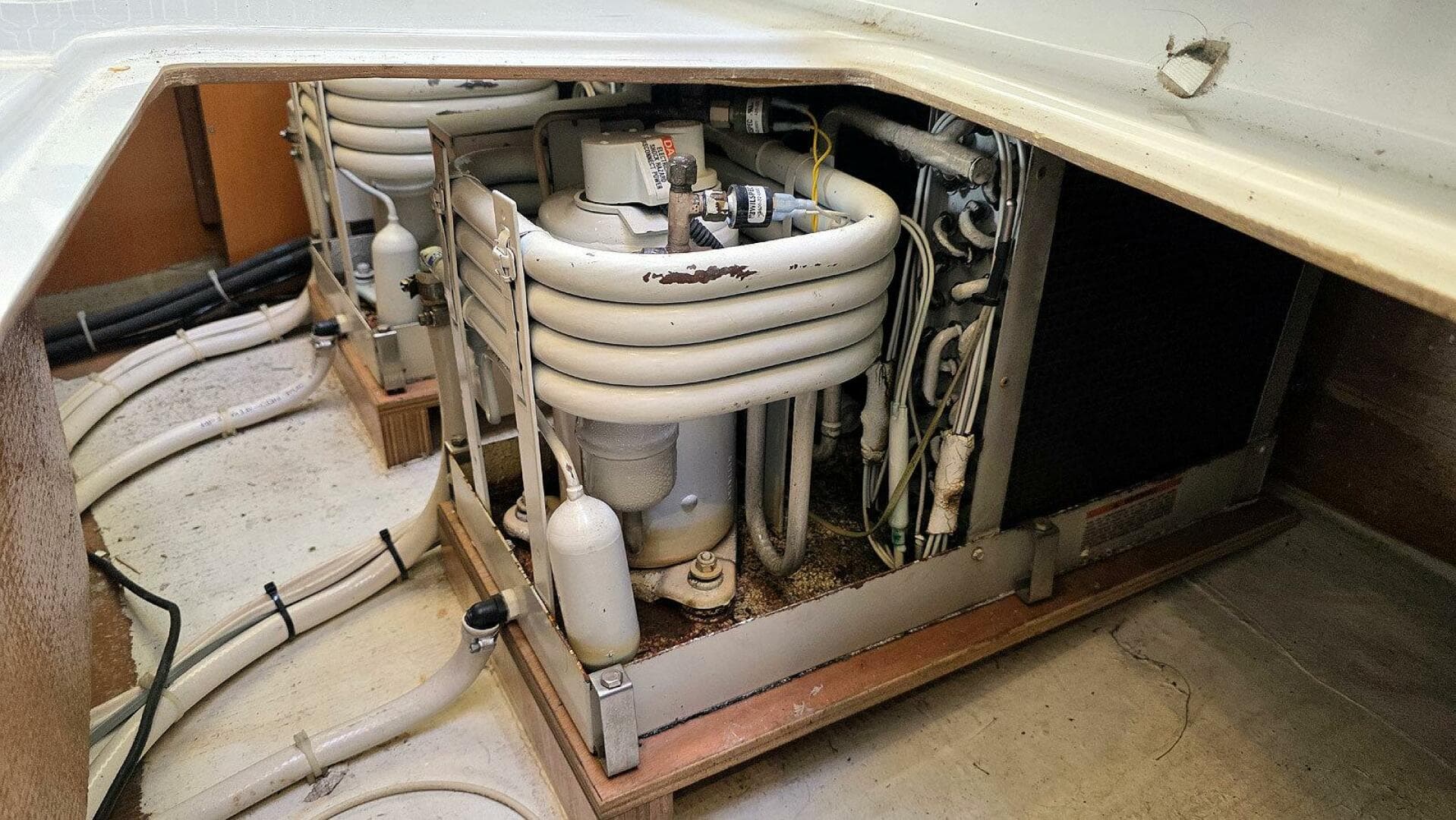 2004 Lagoon 2 Sr — photo 45