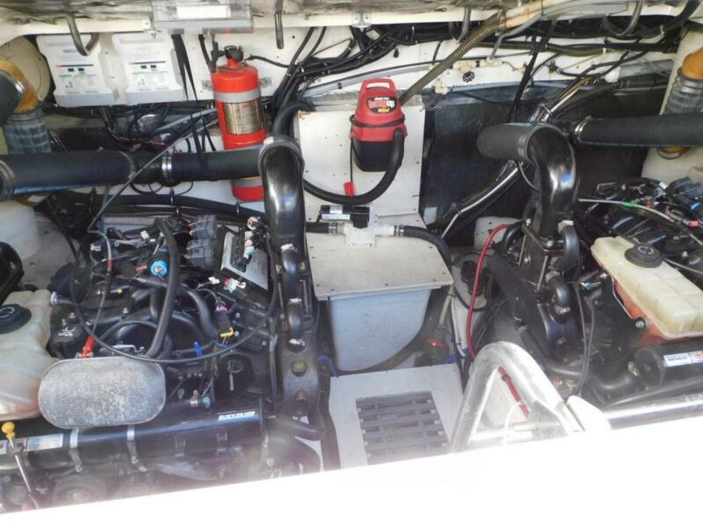 1995 Tiara Yachts 3500 Express — photo 28