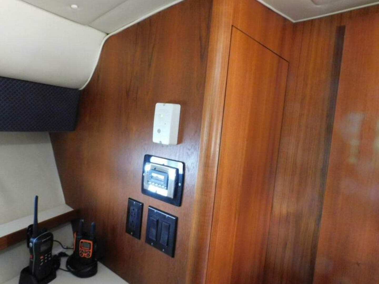 1995 Tiara Yachts 3500 Express — photo 27