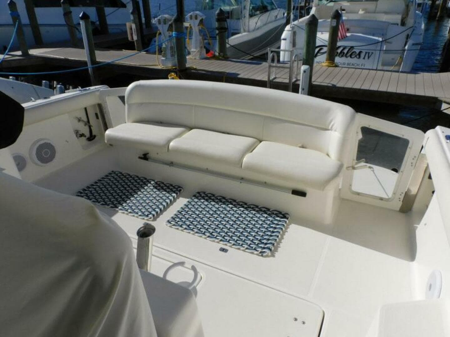 1995 Tiara Yachts 3500 Express — photo 15