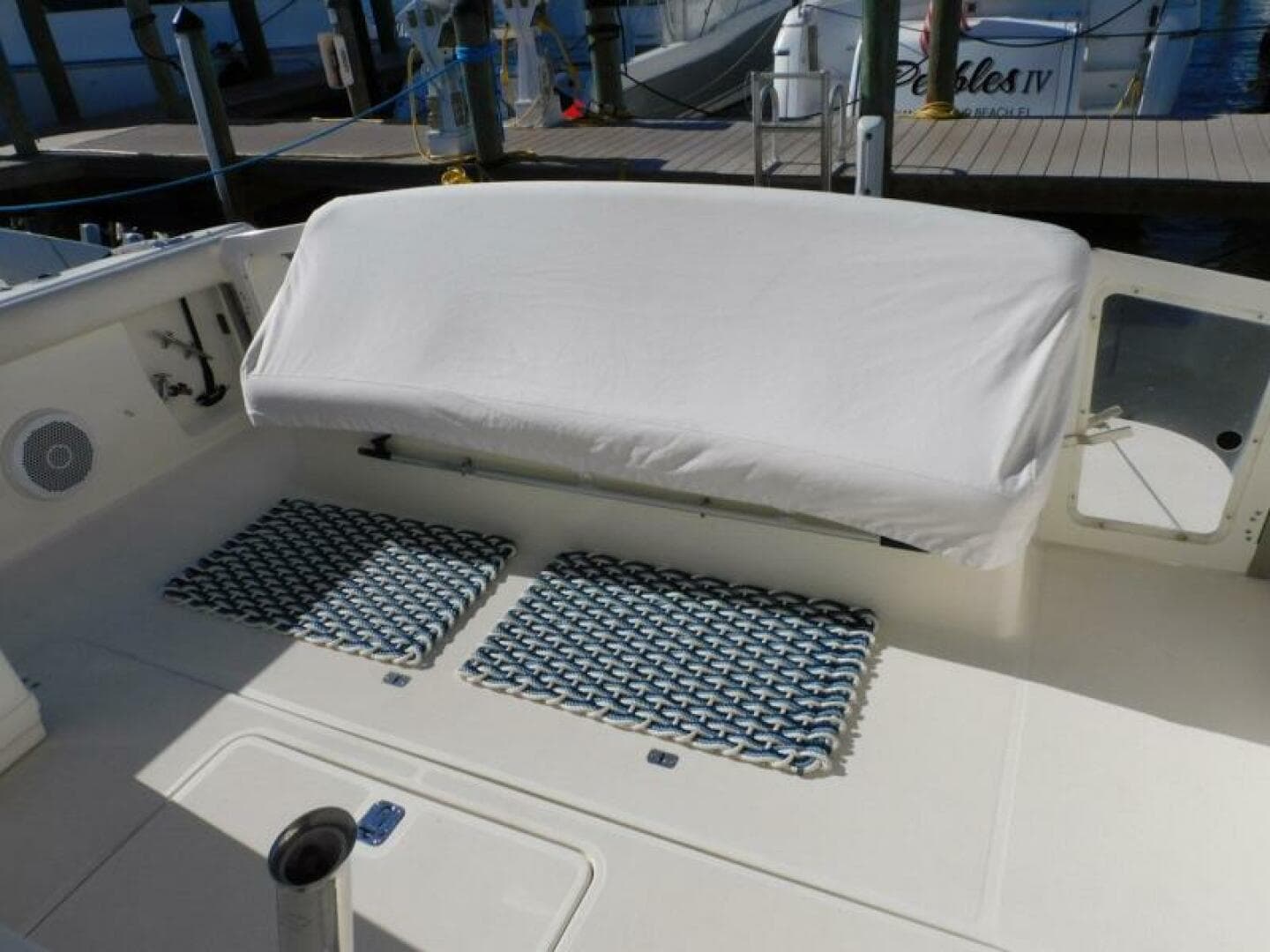 1995 Tiara Yachts 3500 Express — photo 12