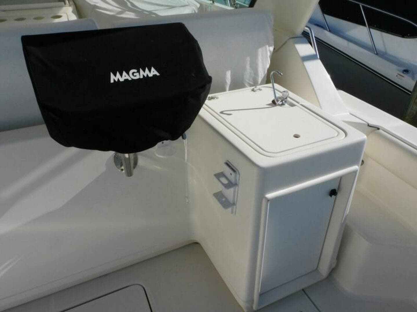 1995 Tiara Yachts 3500 Express — photo 14