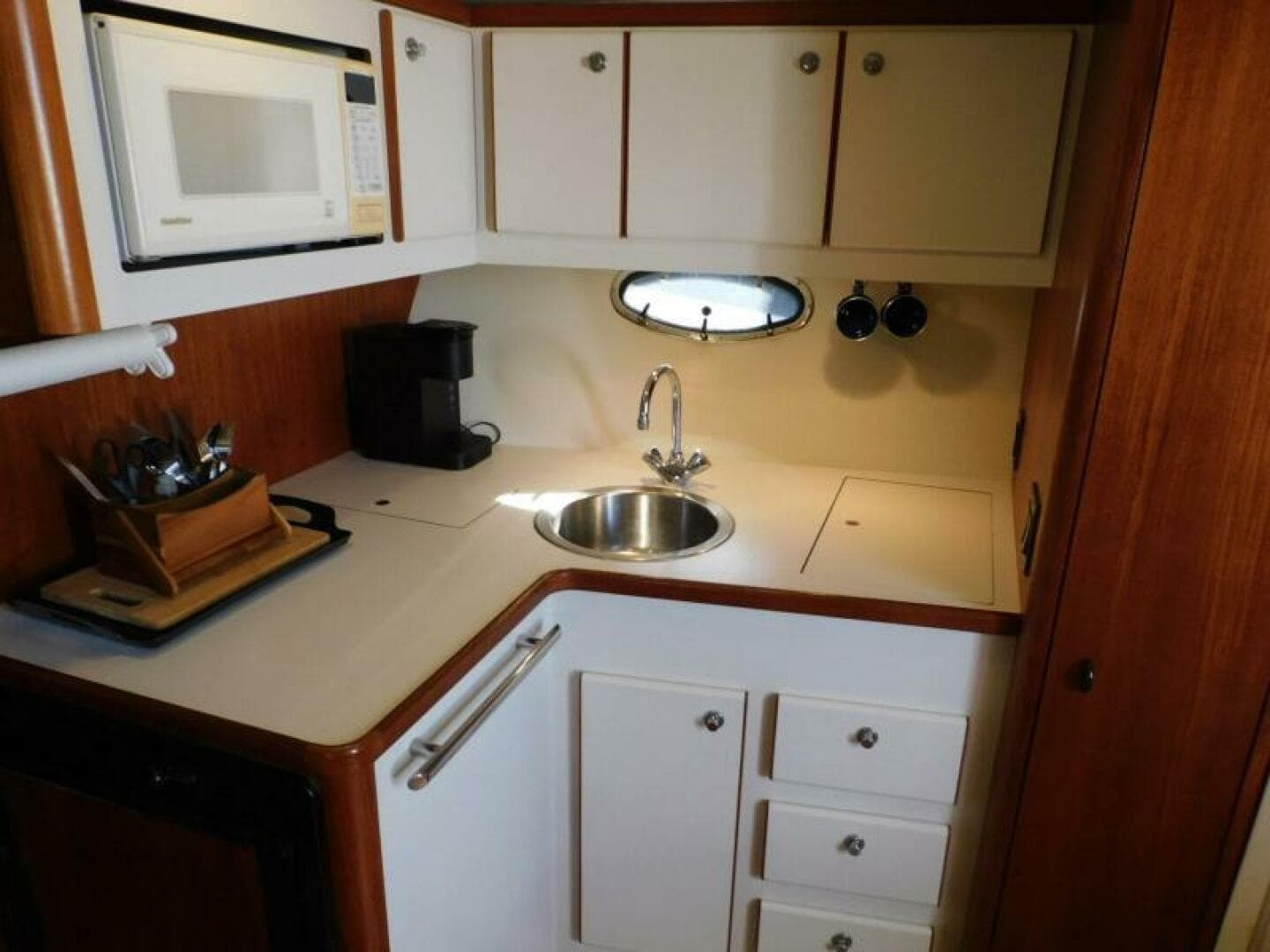 1995 Tiara Yachts 3500 Express — photo 19