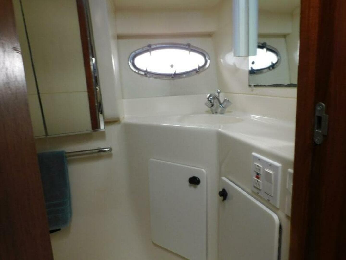 1995 Tiara Yachts 3500 Express — photo 18