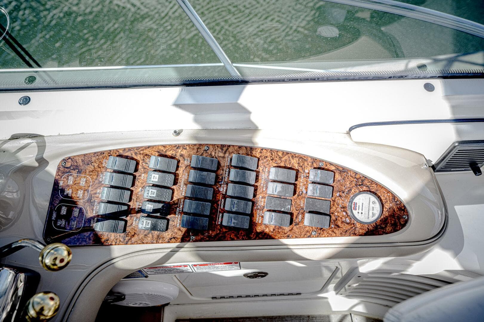 2005 Sea Ray 500 Sundancer — photo 46