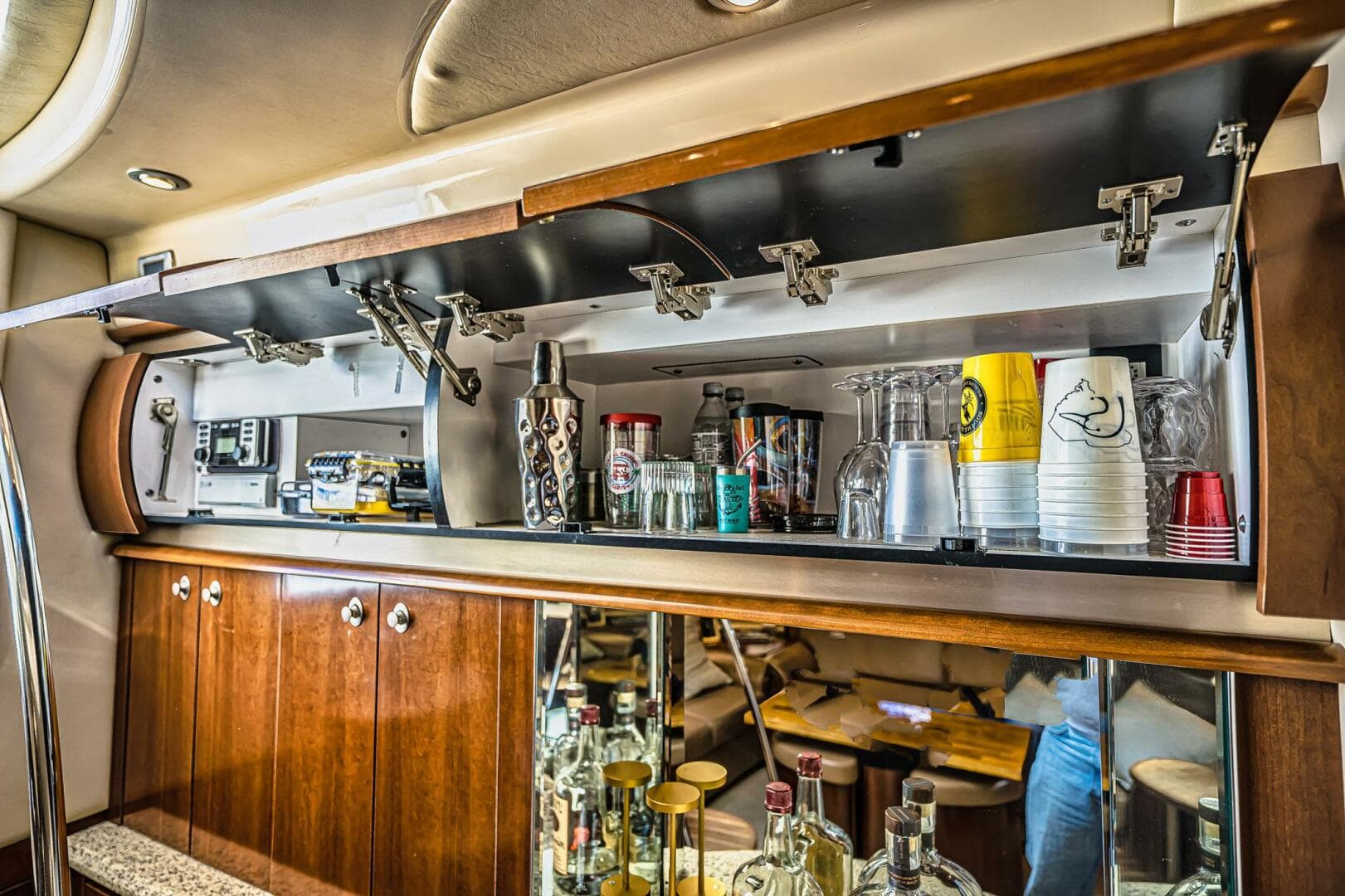 2005 Sea Ray 500 Sundancer — photo 31