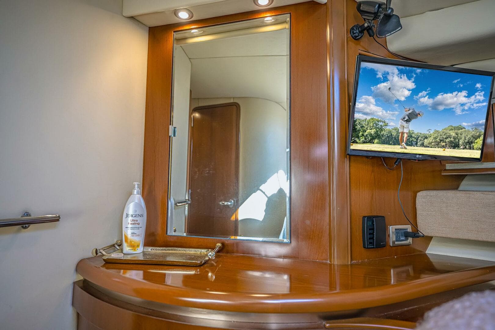 2005 Sea Ray 500 Sundancer — photo 36