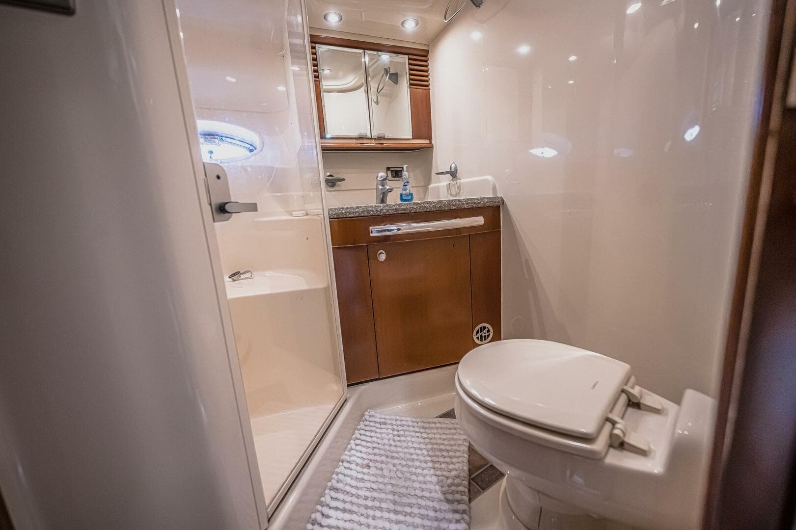 2005 Sea Ray 500 Sundancer — photo 43