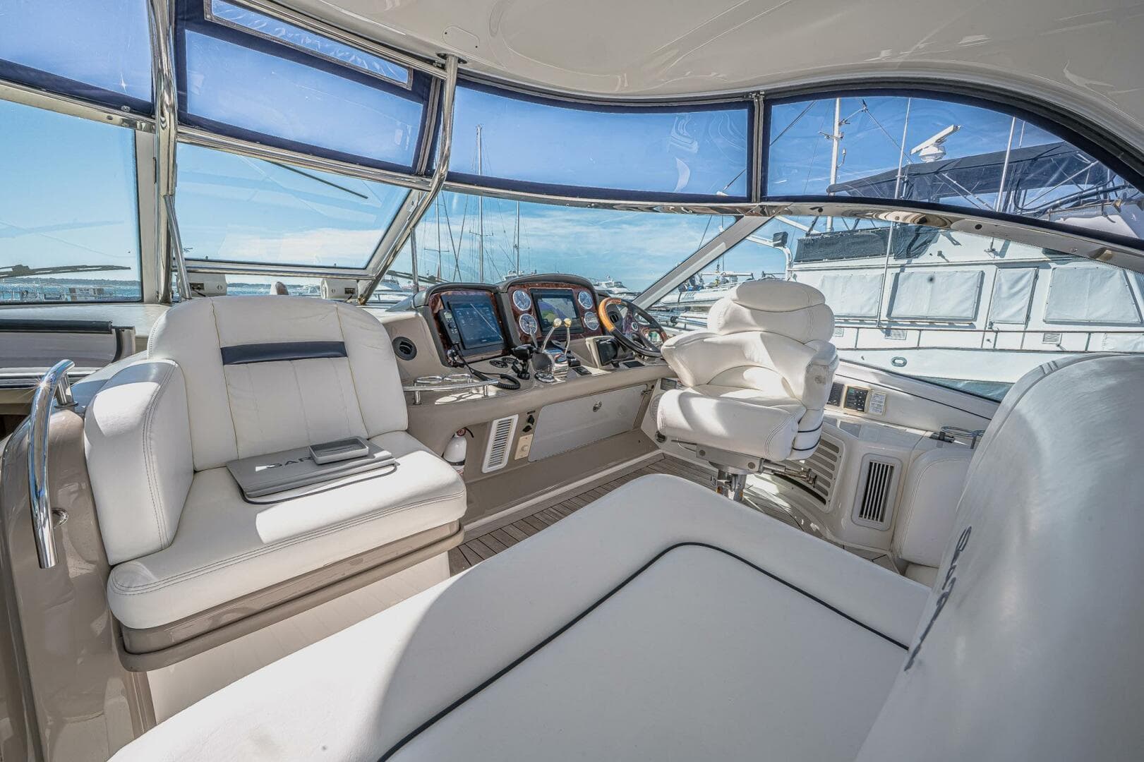 2005 Sea Ray 500 Sundancer — photo 23