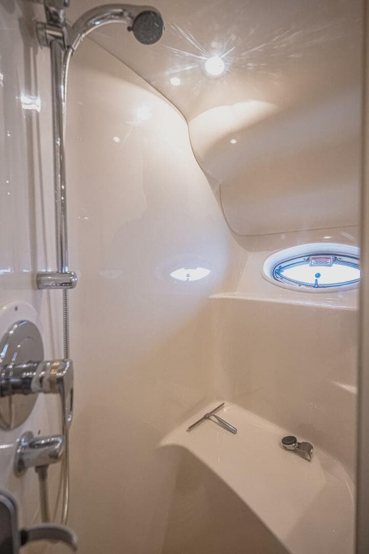 2005 Sea Ray 500 Sundancer — photo 44