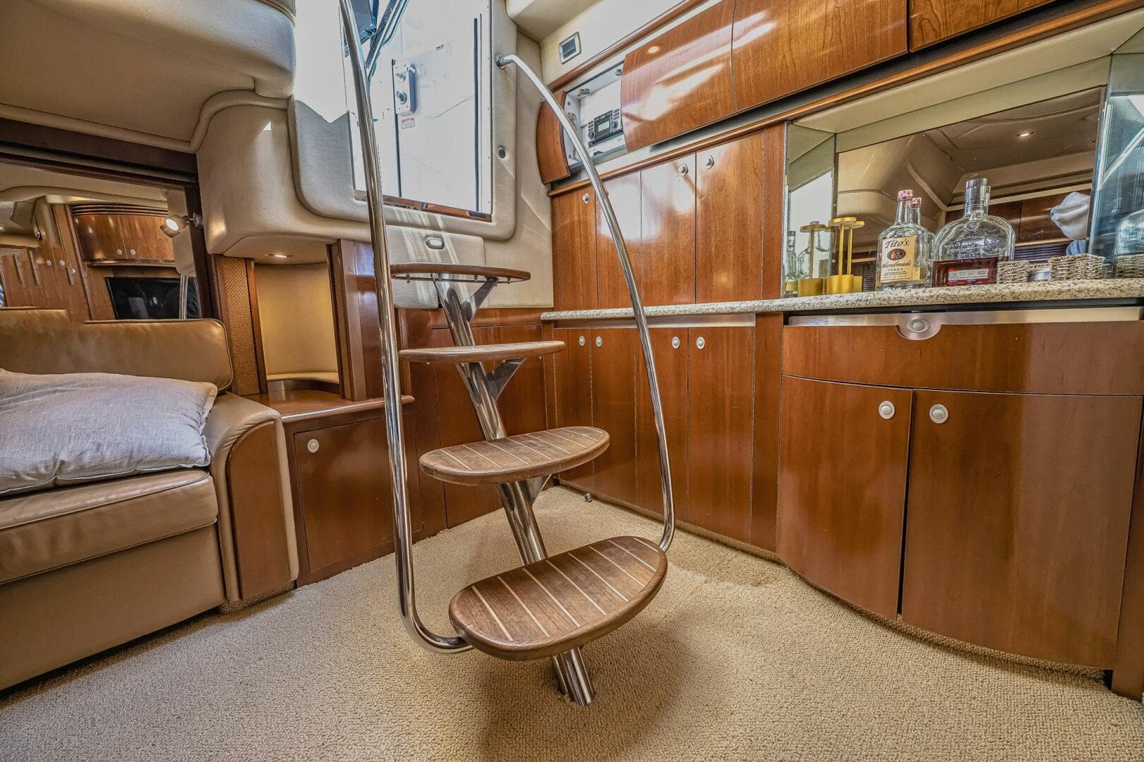 2005 Sea Ray 500 Sundancer — photo 27