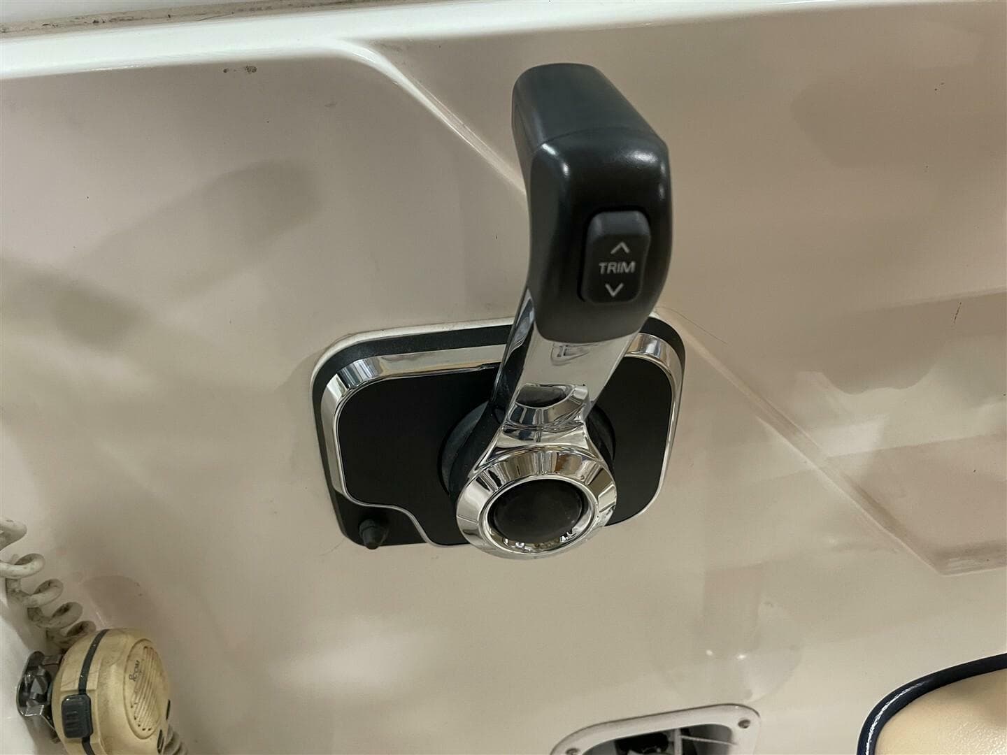 2005 Hunt Yachts Surfhunter 25 — photo 13