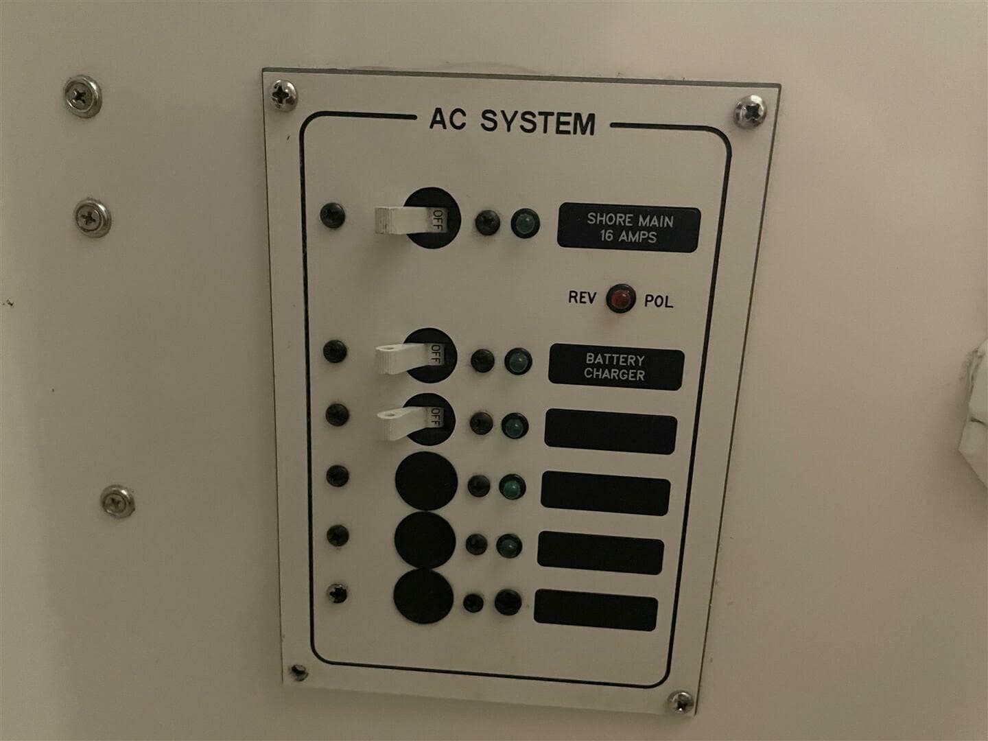 2005 Hunt Yachts Surfhunter 25 — photo 21