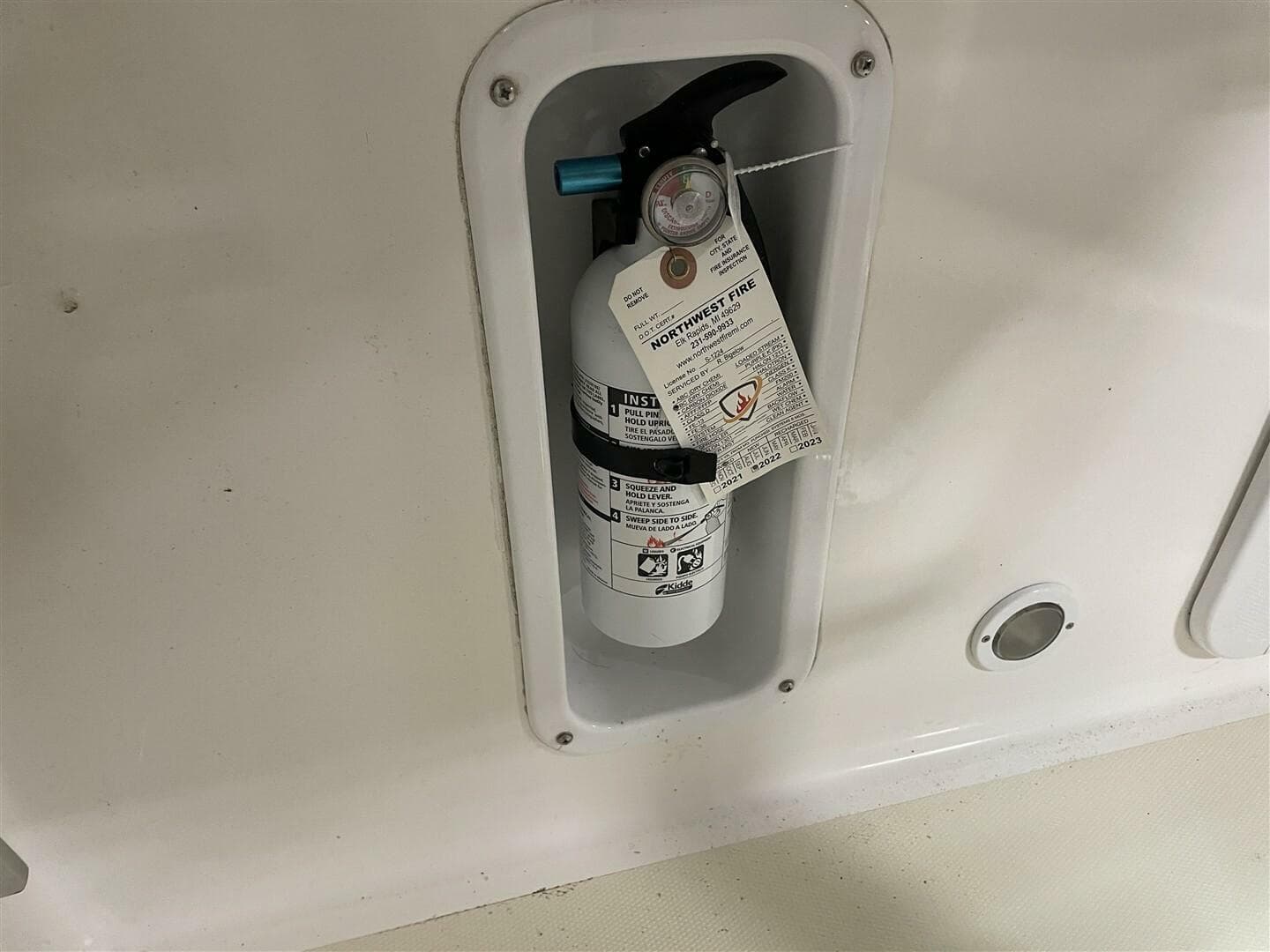 2005 Hunt Yachts Surfhunter 25 — photo 29