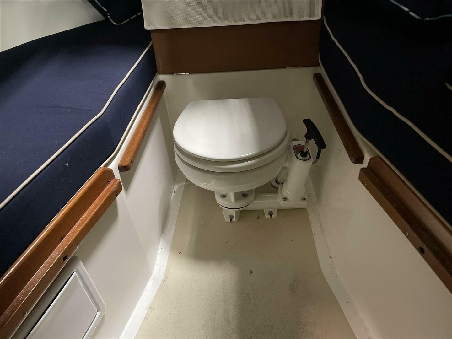 2005 Hunt Yachts Surfhunter 25 — photo 24