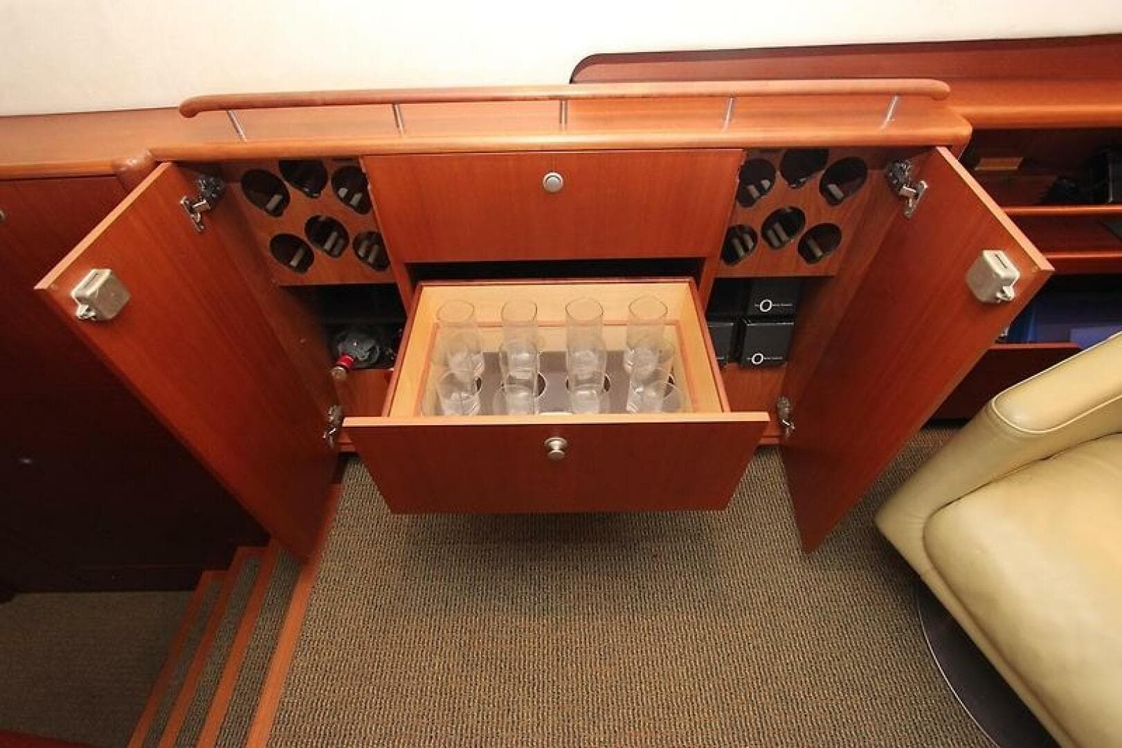 2006 Huckins 56 Linwood — photo 26