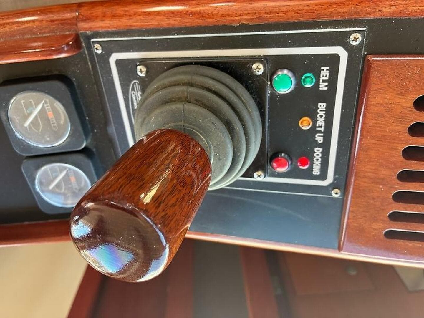 2006 Huckins 56 Linwood — photo 9