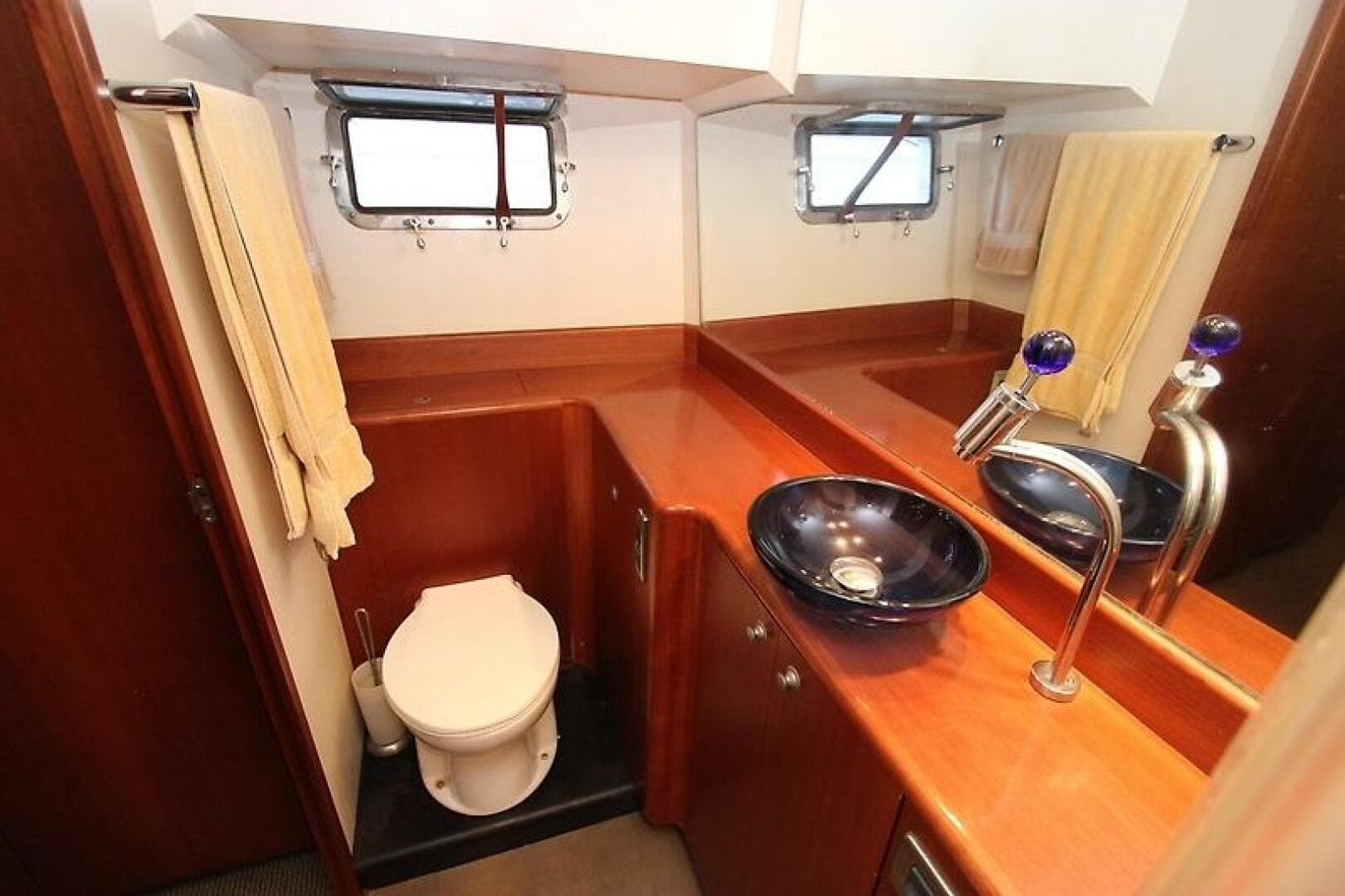 2006 Huckins 56 Linwood — photo 46