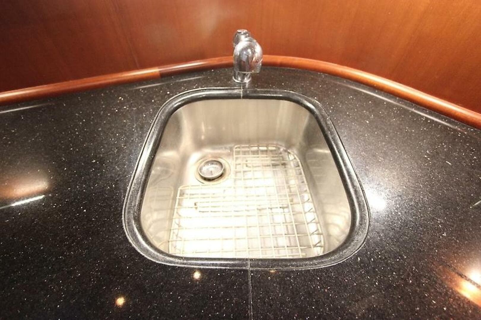 2006 Huckins 56 Linwood — photo 30