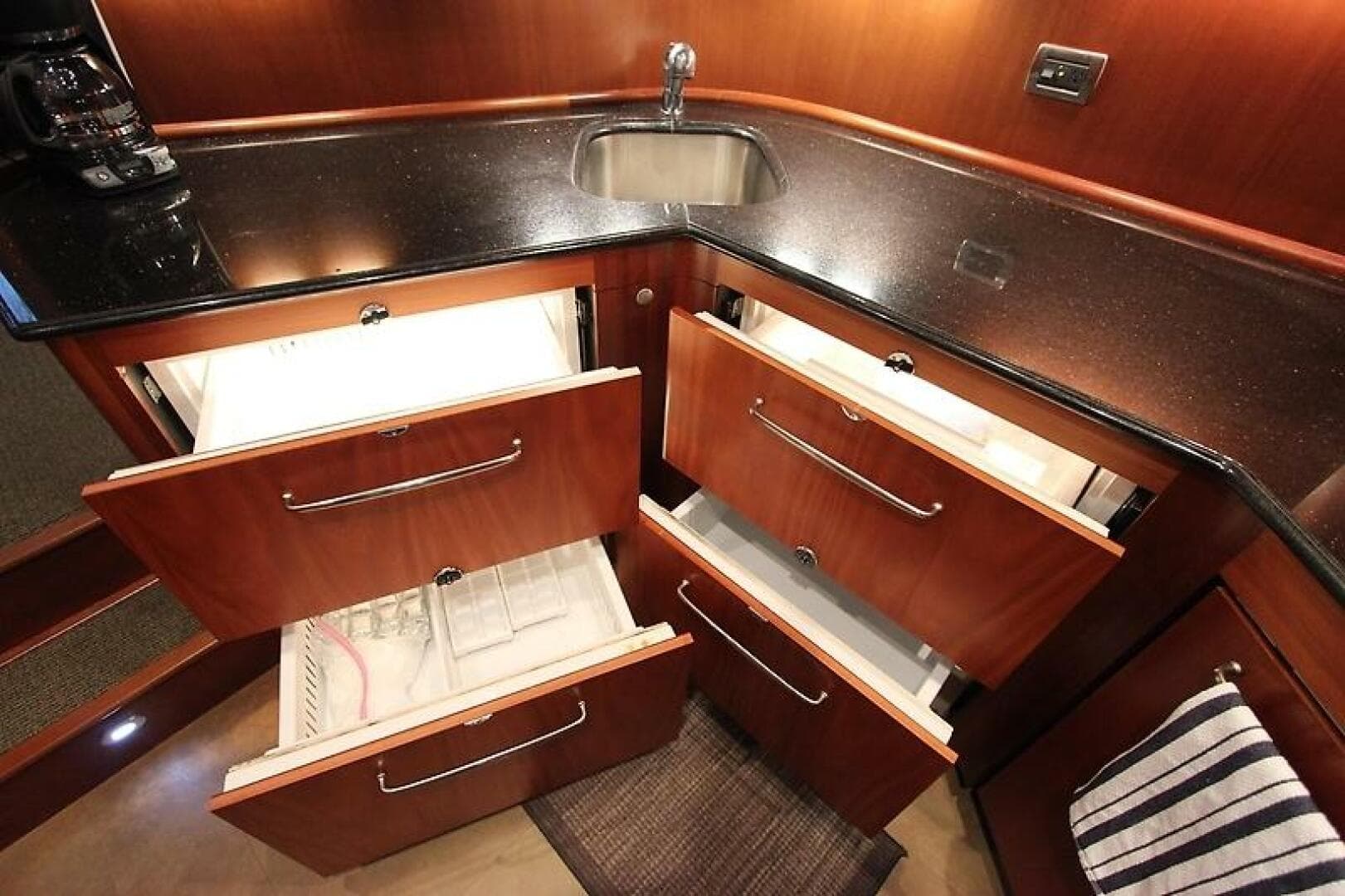 2006 Huckins 56 Linwood — photo 29