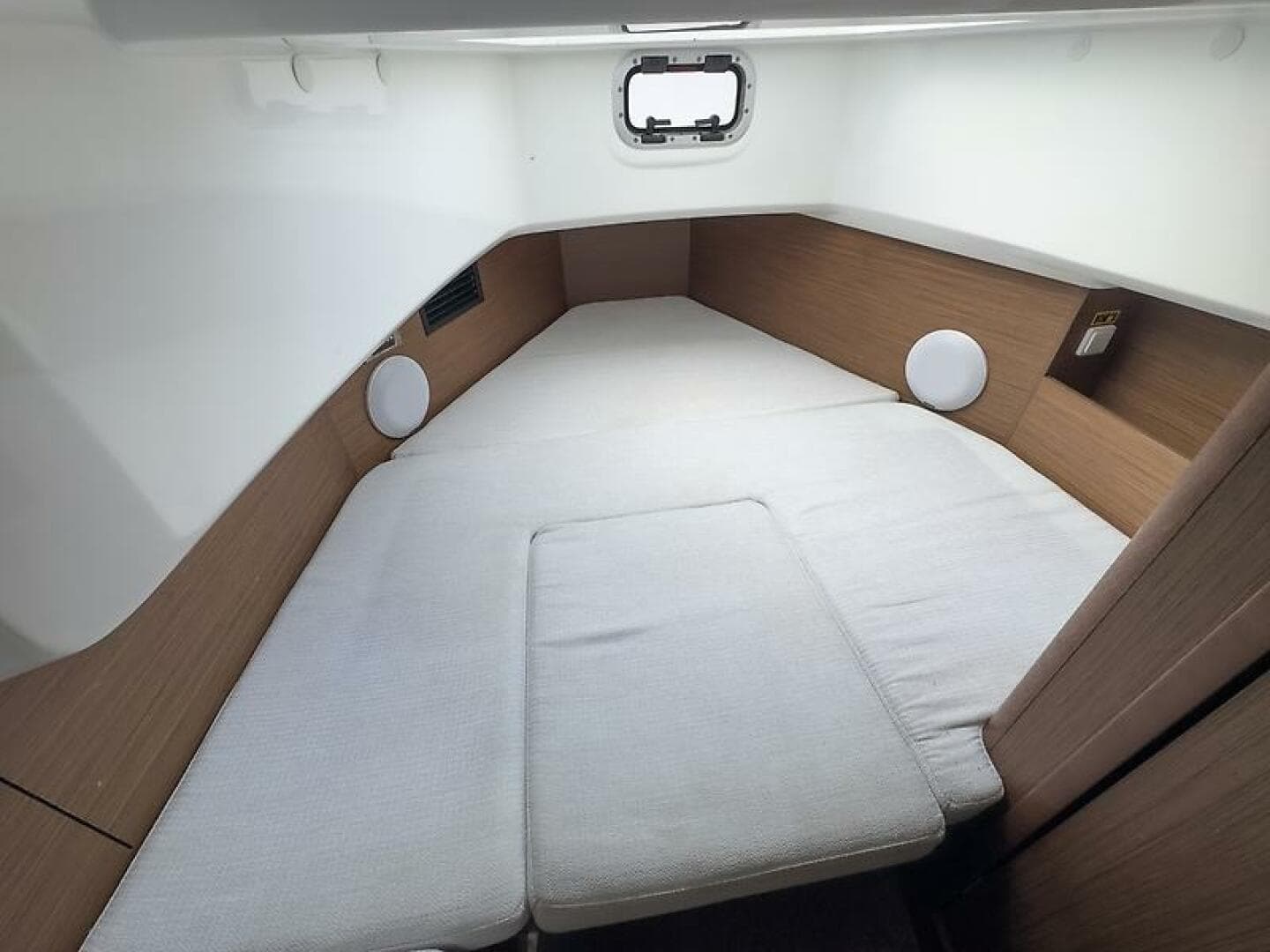 2023 Jeanneau 9.0 CC — photo 33