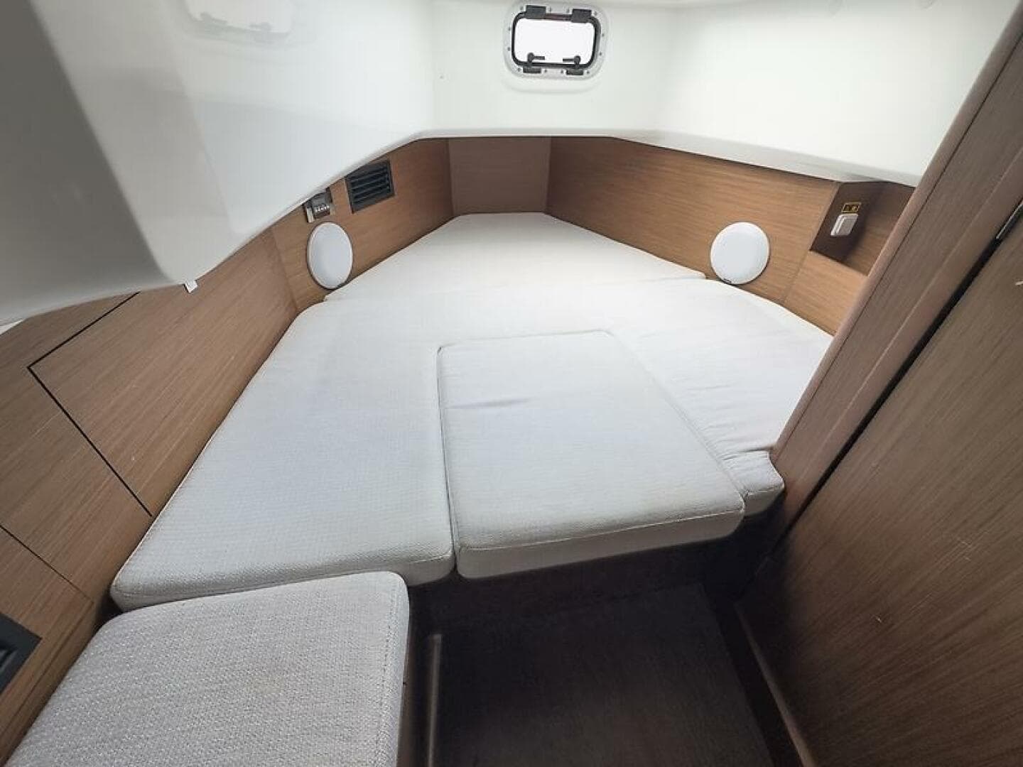 2023 Jeanneau 9.0 CC — photo 31