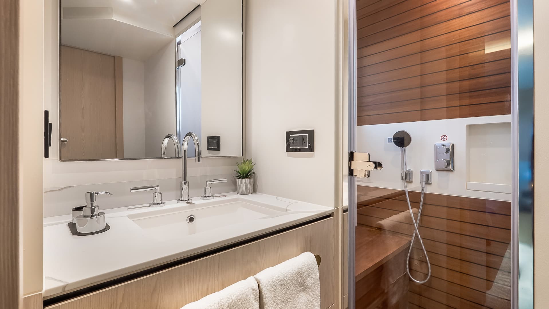 2025 Azimut 78 Fly — photo 30