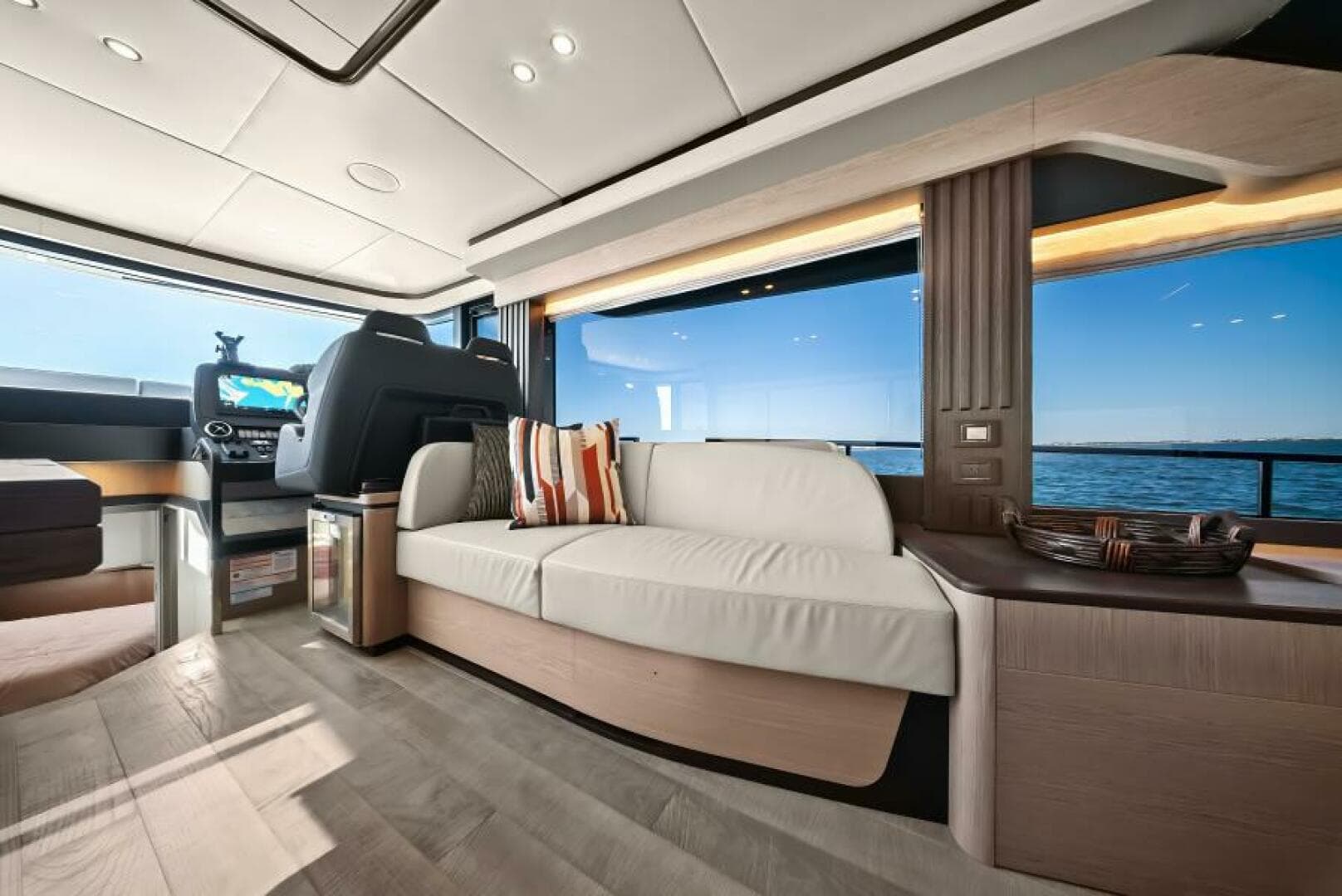 2025 Absolute 53 Navetta — photo 11