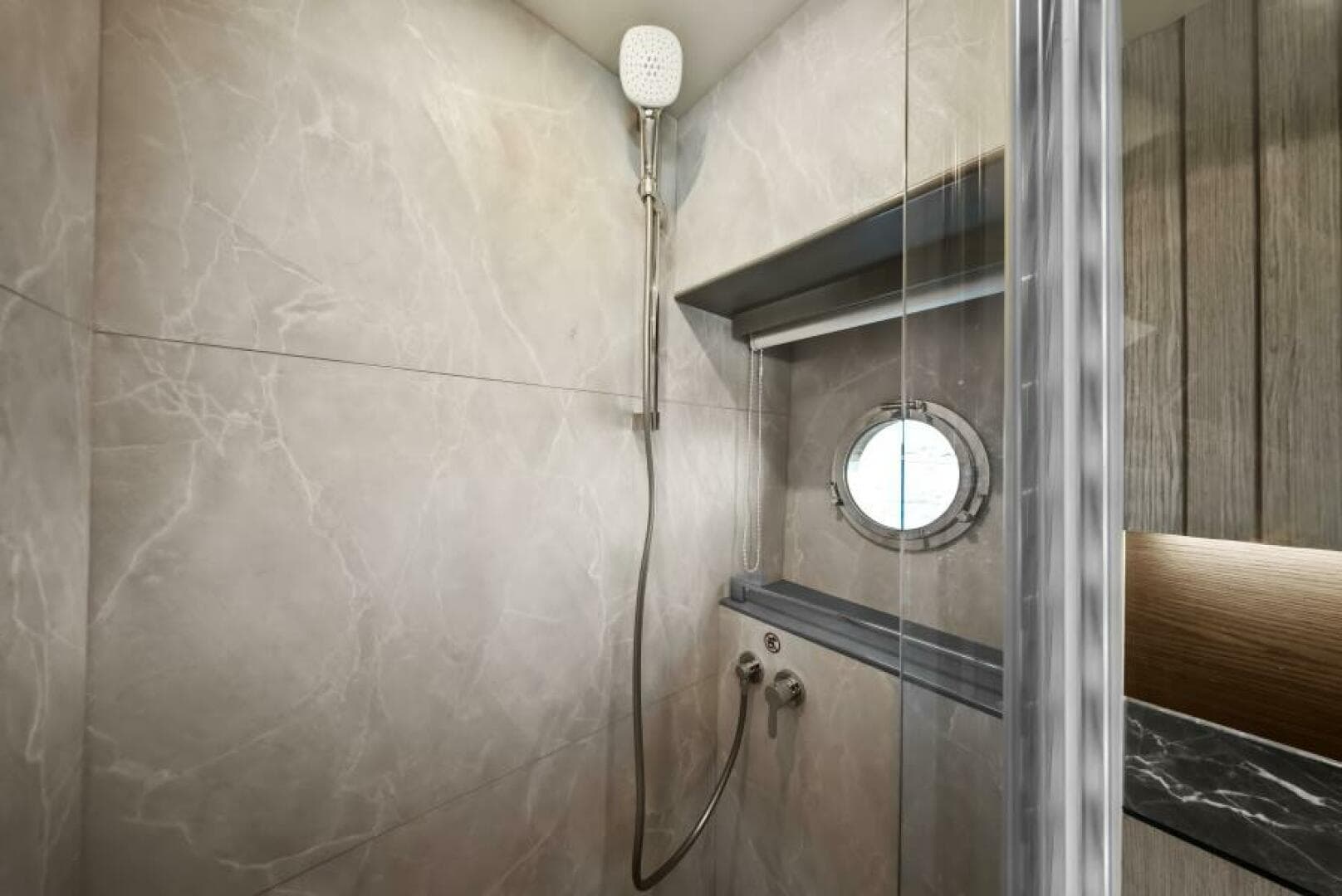 2025 Absolute 53 Navetta — photo 24