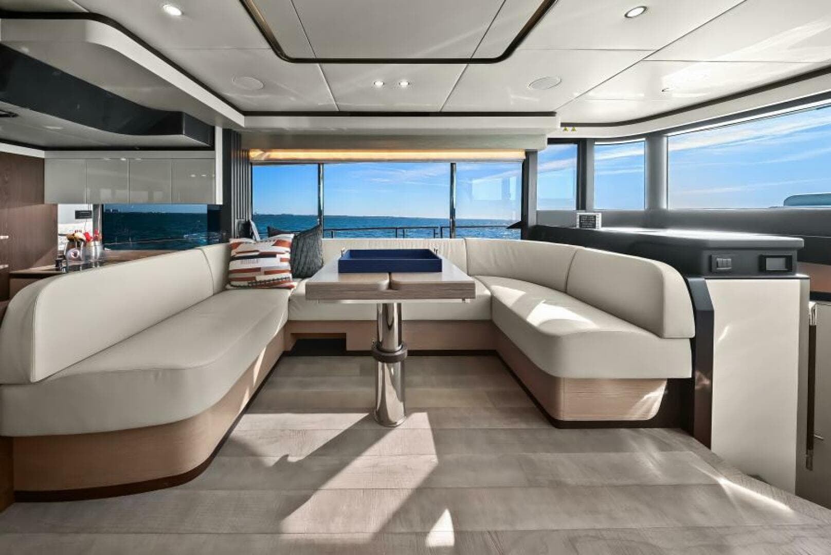 2025 Absolute 53 Navetta — photo 14