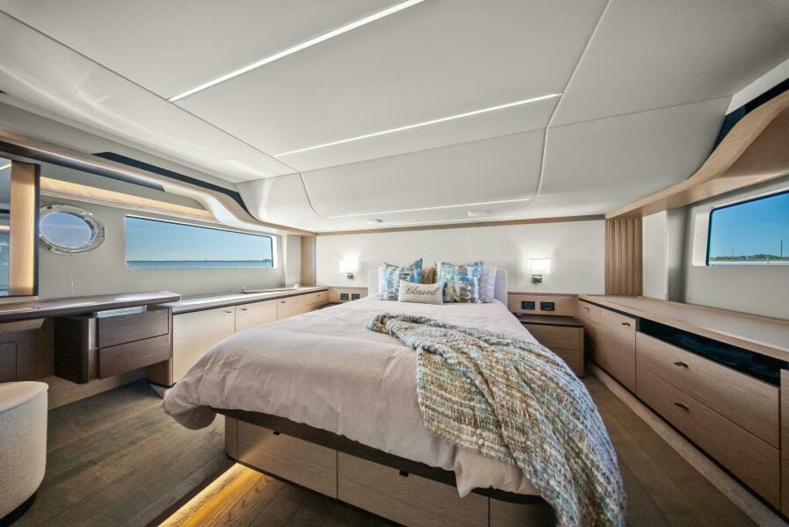 2025 Absolute 53 Navetta — photo 3