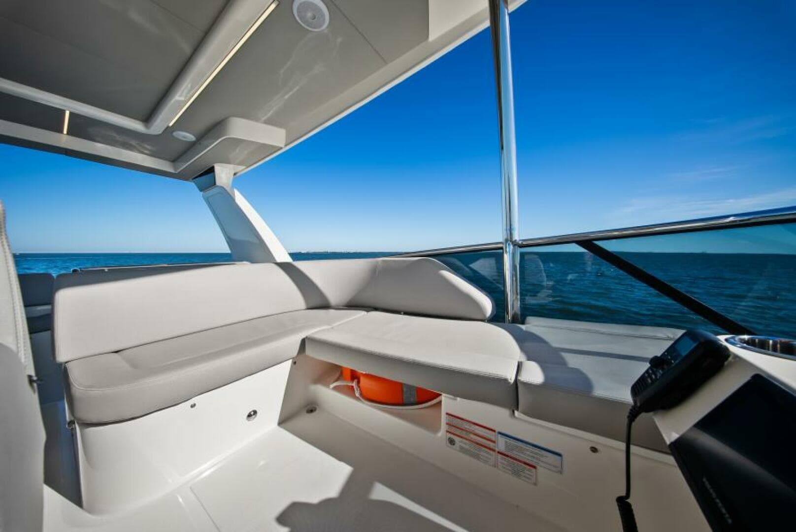 2025 Absolute 53 Navetta — photo 37