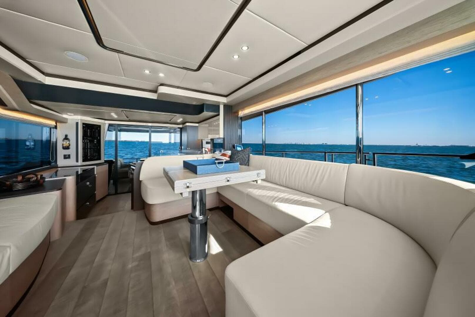 2025 Absolute 53 Navetta — photo 12